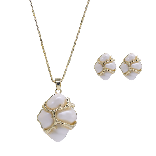 Women’s Pendant Set