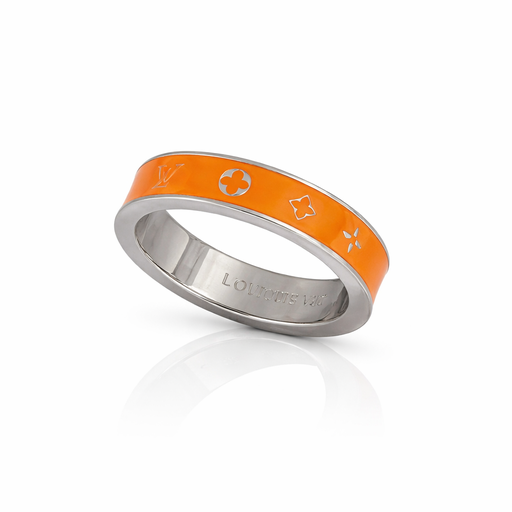 [2023-08-13-204c1.jpg] Women's Ring (Size 6)